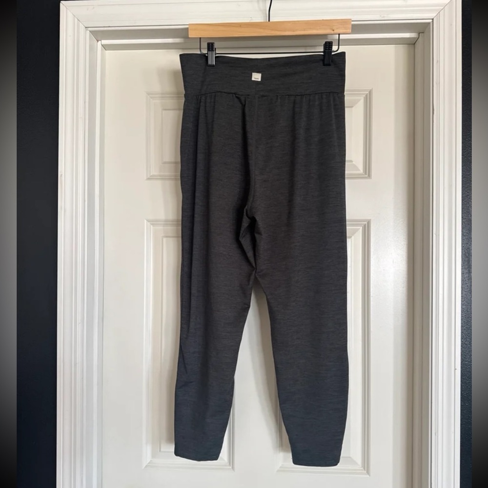 Vuori Lux Harem Jogger Pants size Medium in Charcoal Grey Heathered - Picture 2 of 12
